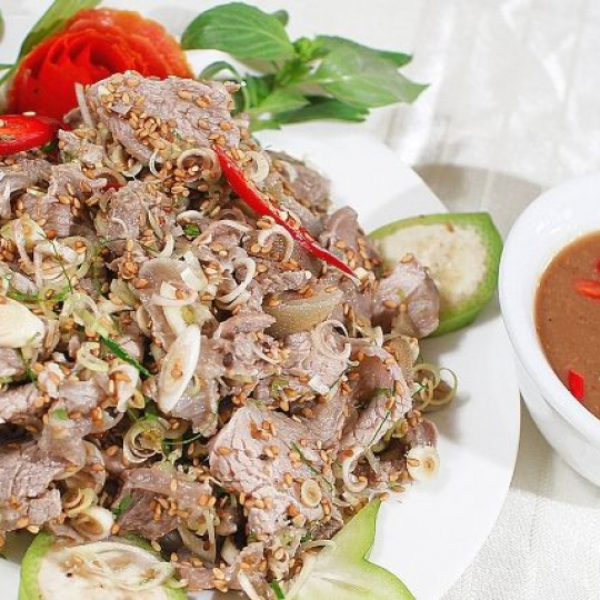 gỏi dê bóp thấu